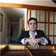 Profesor de piano con experiencia en niños y adultos